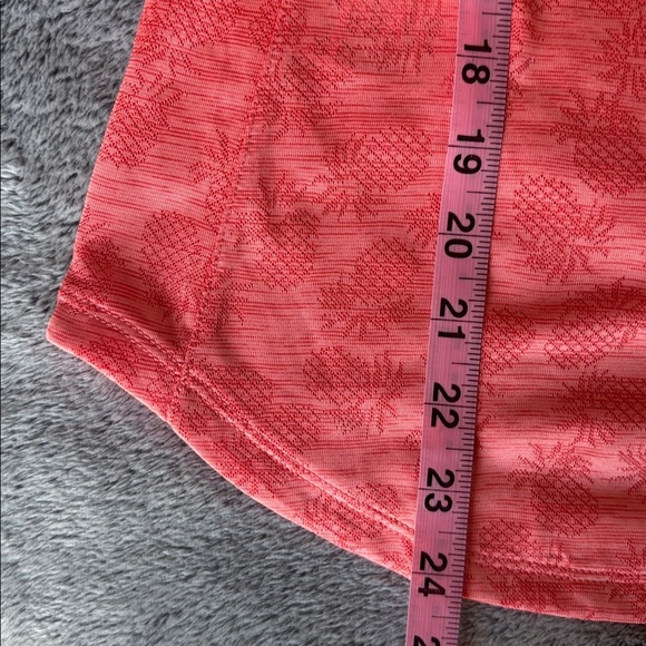 Tommy Bahama Coast Pineapple V-Neck T-Shirt in Bright Coral Size Small NWT - Picture 7 of 8